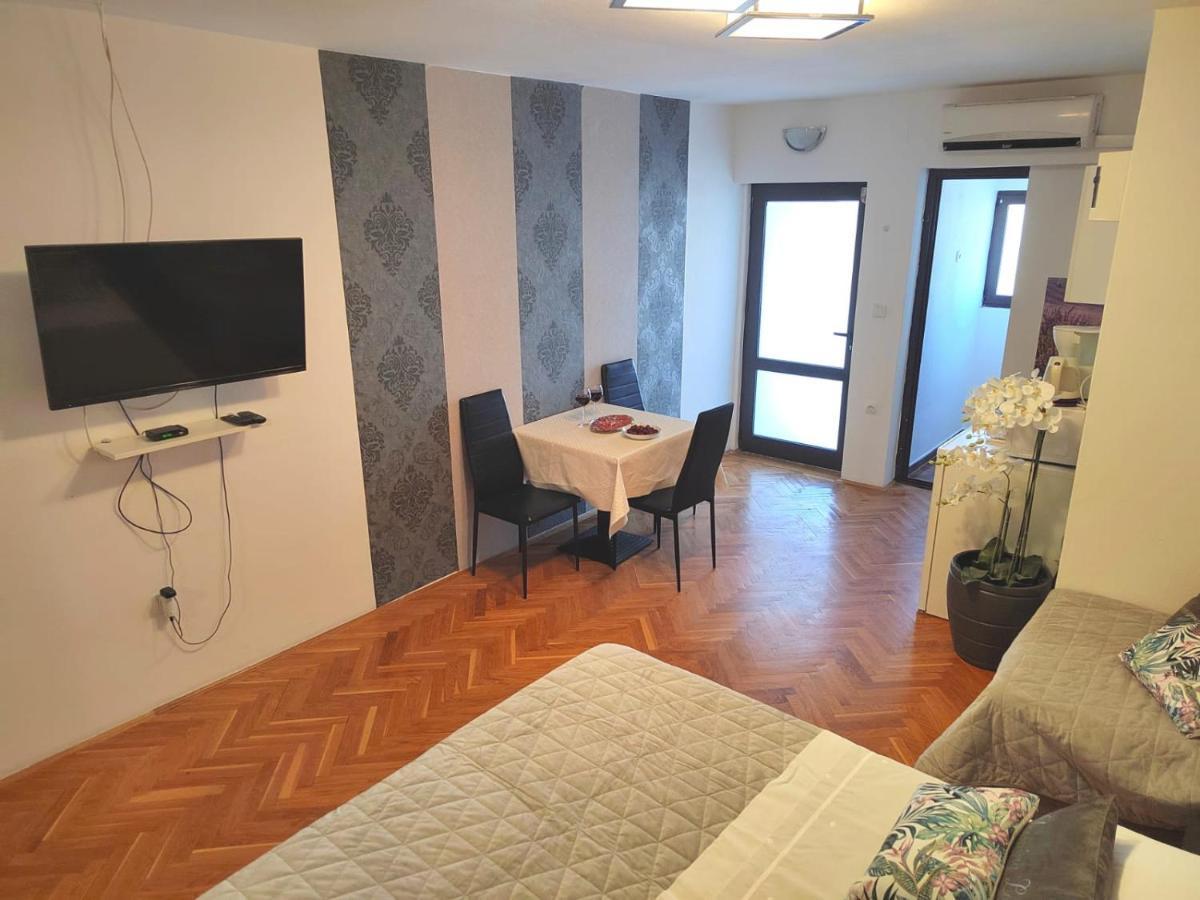 Apartment Mladenka Visnjik ซาดาร์ ภายนอก รูปภาพ