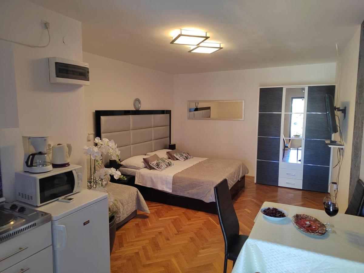 Apartment Mladenka Visnjik ซาดาร์ ภายนอก รูปภาพ